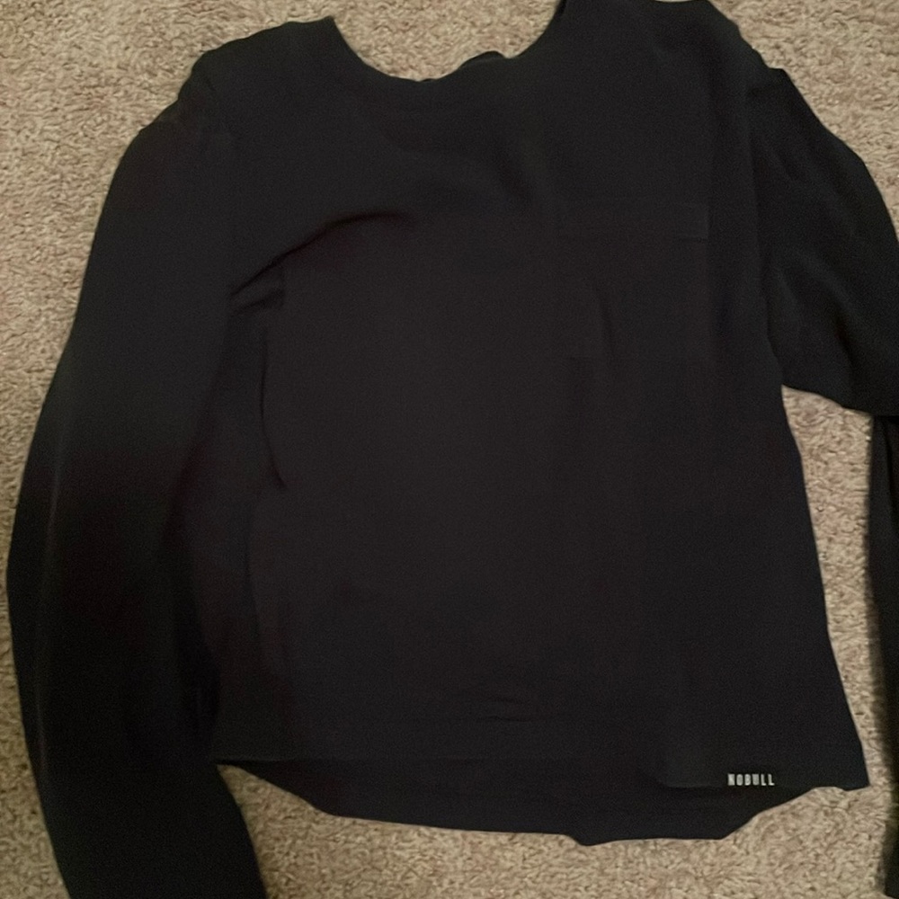 Long sleeves nobull shirt
